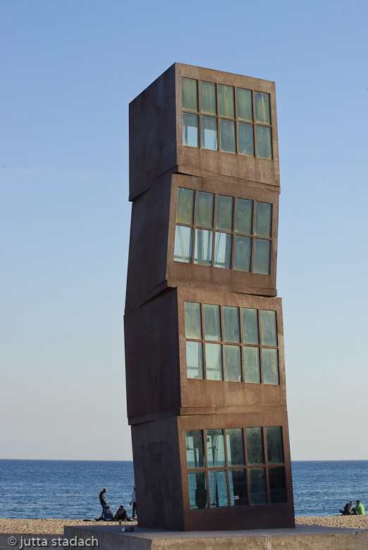 Barceloneta - Die Skulptur L’estel ferit (Der verletzte Stern) von Rebecca Horn